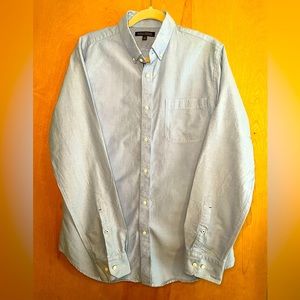Banana republic, men’s button-down top, size large. Excellent condition.